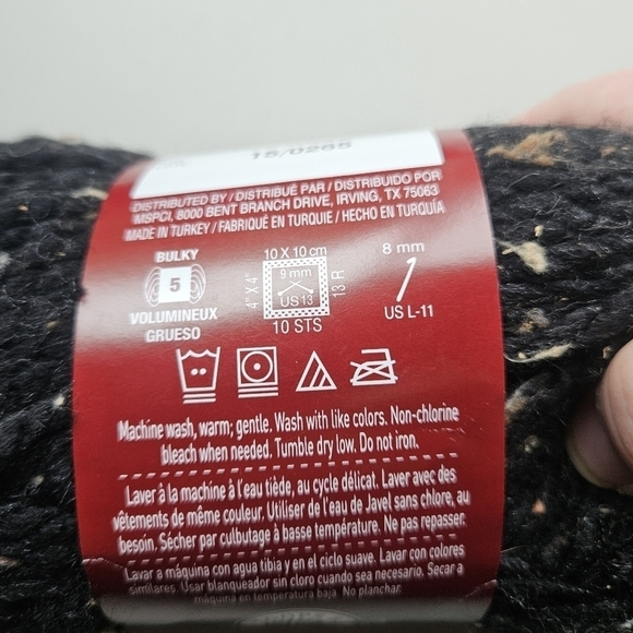 NWT Loops And Threads Charisma Tweed Color Black Lot Of 2 Skeins - Picture 2 of 4